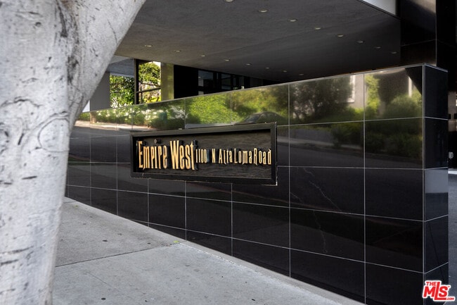 Foto del edificio - 1100 Alta Loma Rd
