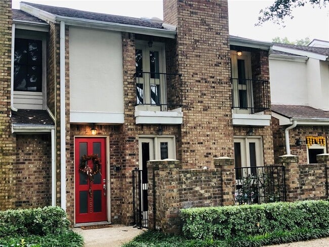 Building Photo - 1555 Bering Dr