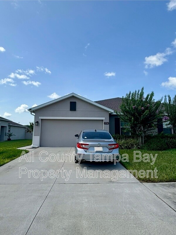 Building Photo - 17742 Turning Leaf Cir