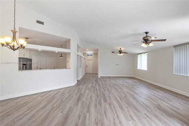 Foto del edificio - 9677 Boca Gardens Cir N