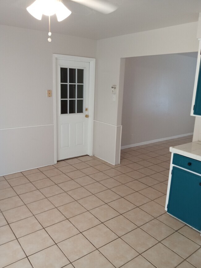 Foto del edificio - 6125 Birchwood Dr