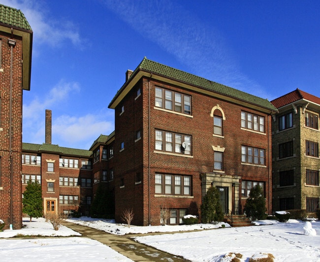 Overlook Manor Apartments 24312439 Overlook Rd Cleveland, OH