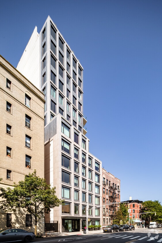Building Photo - 856 Washington Ave
