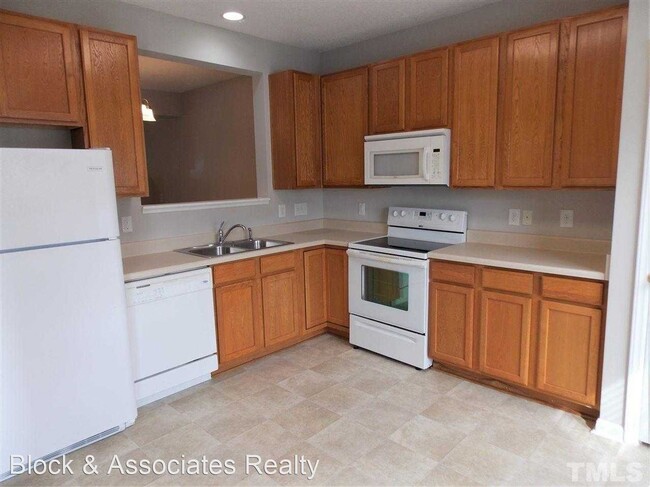 Building Photo - 3 br, 2.5 bath House - 120 Anterbury Drive