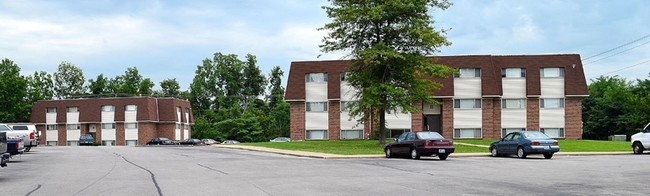 Parkway Plaza Apartments - Parkway Manor