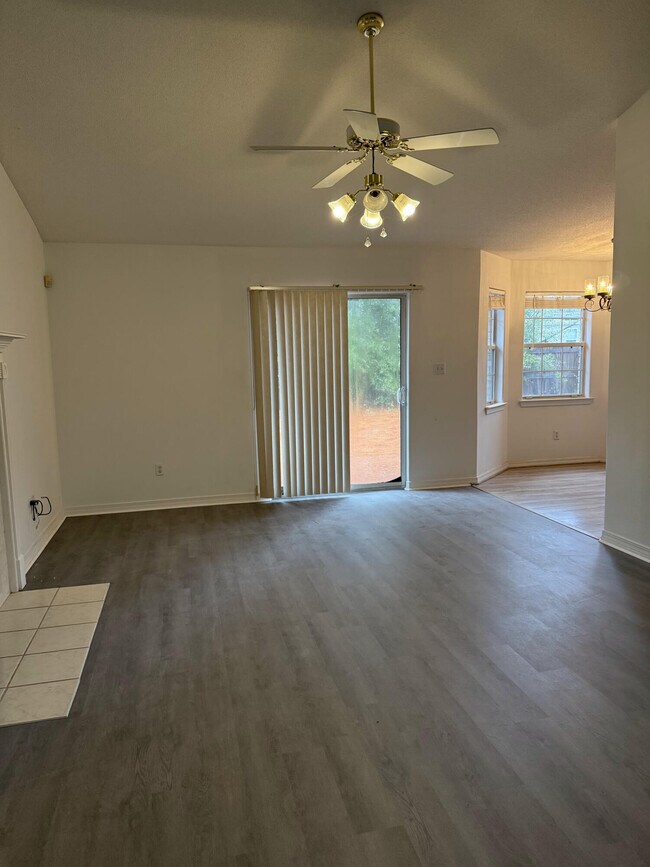 Foto del edificio - 2678 Hidden Estates Cir