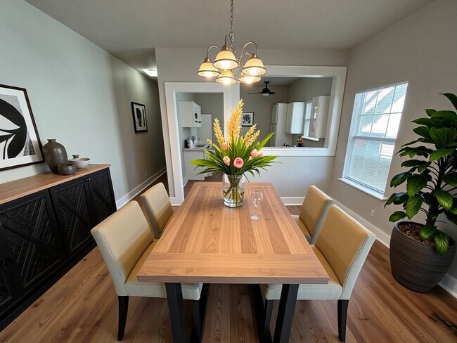 Foto del edificio - **APPLICATION RECEIVED** *MOVE IN SPECIAL* One Bedroom One Bathroom Duplex in Highland Park!