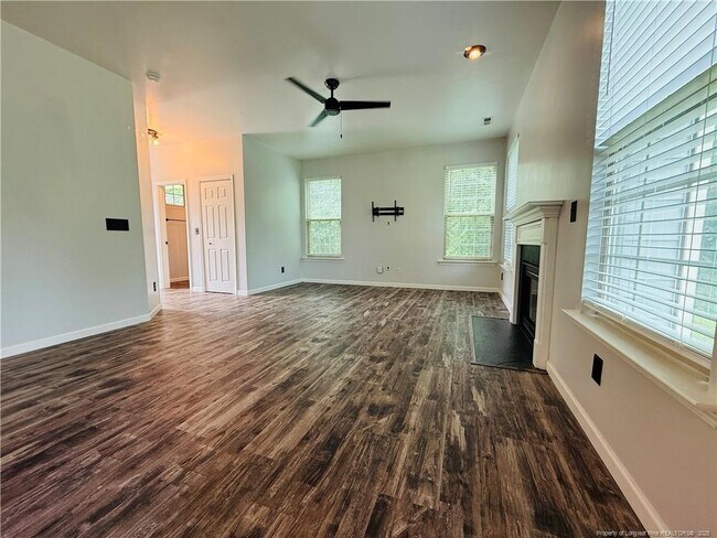 Building Photo - 69 River Oak St