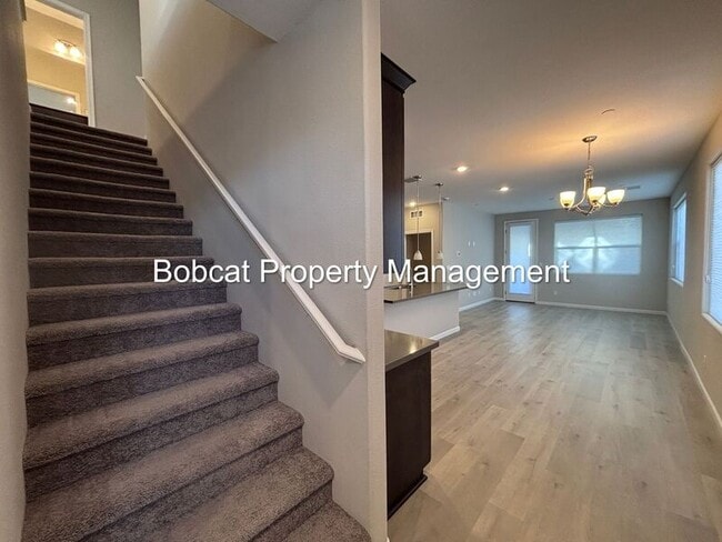 Building Photo - 860 Furlong Dr