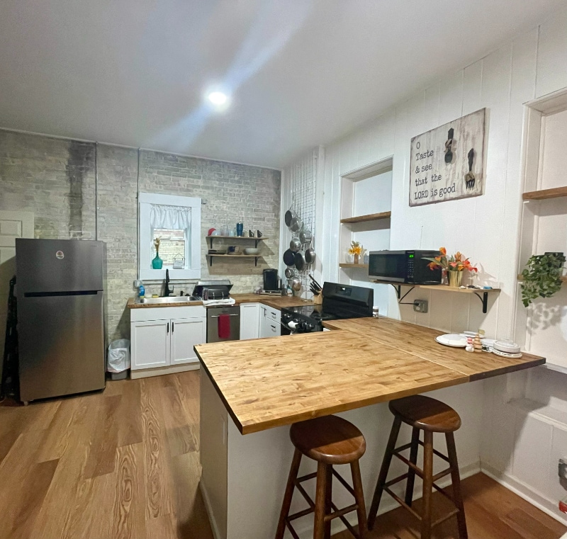 Foto del edificio - 305 S James St