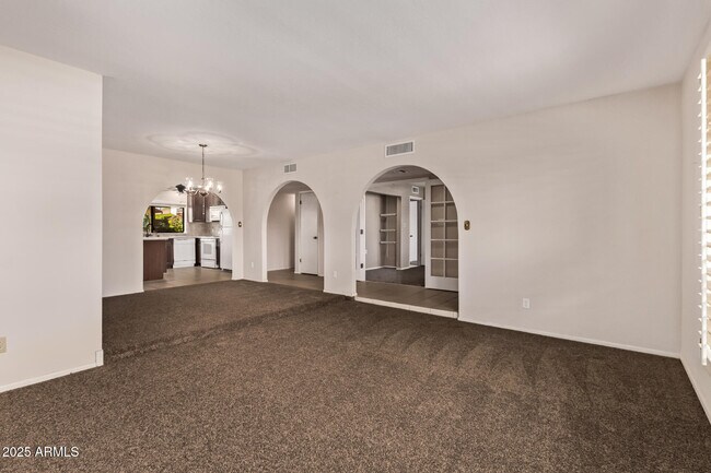 Building Photo - 2637 E Sierra St