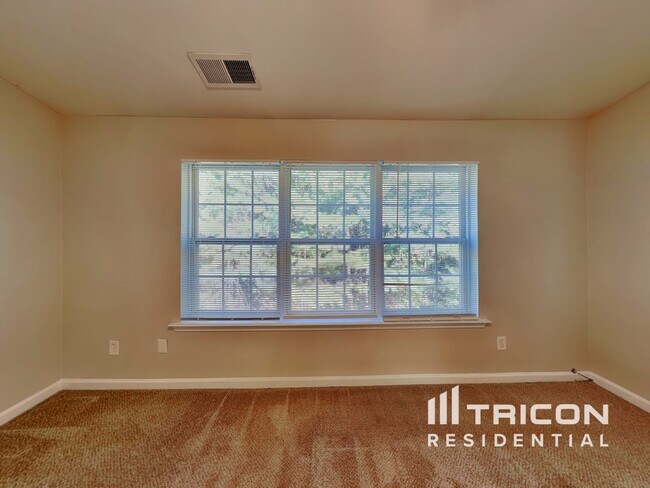 Foto del edificio - 728 Celeste Ln