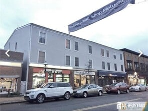 Building Photo - 435 Main St