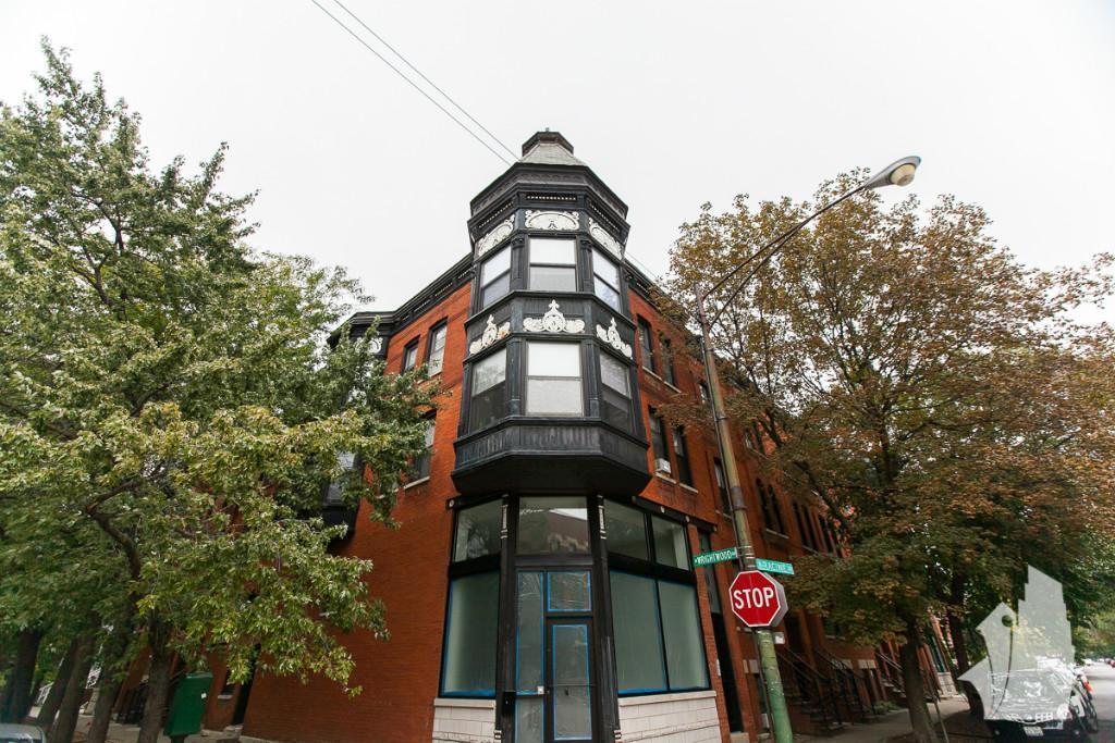 Building Photo - 1210 W Wrightwood Ave