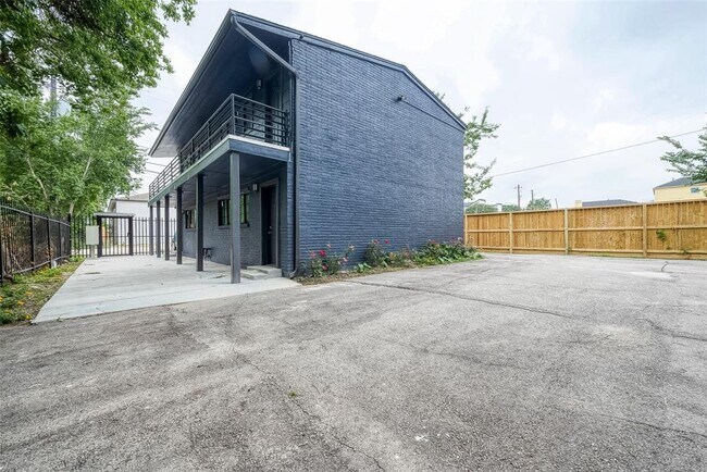 Building Photo - 6810 Del Rio St