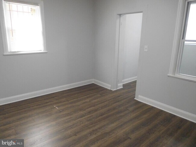 Building Photo - 1261 Simms Pl NE