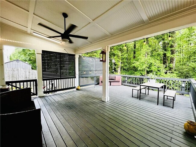 Building Photo - 2258 St Albans Pl