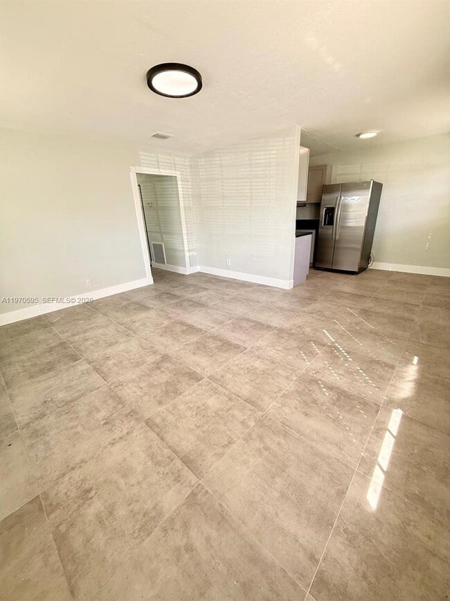 Foto del edificio - 4021 SW 27th St