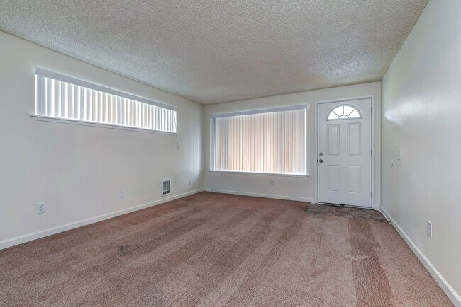 Foto del edificio - 15829 Manor Way