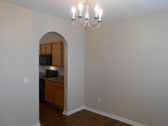Foto del edificio - 7266 Rondeau Dr