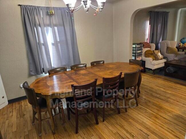 Foto del edificio - 1160 NE Lake St