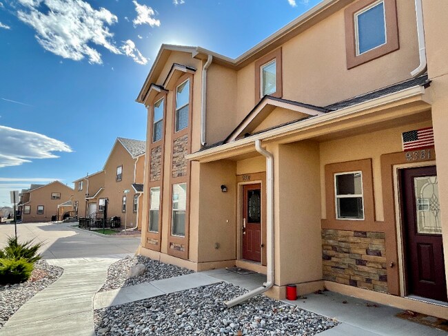 Building Photo - 9391 Piedmont Point