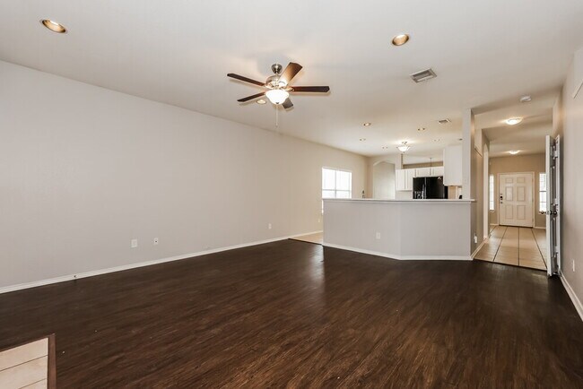Building Photo - 2808 Earle Dr