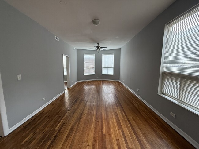 Foto del edificio - 232 N Leamington Ave