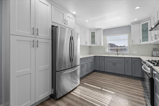 Building Photo - Updated Three Level Arcadia Townhome with Private Yard and Attached Garage