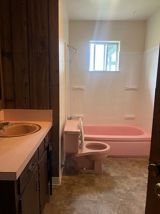 Foto del edificio - Arcata House Tier 2 *Half off first Months Rent*