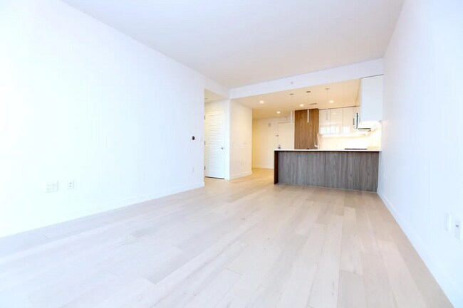 Foto del edificio - 131-01 40th Rd