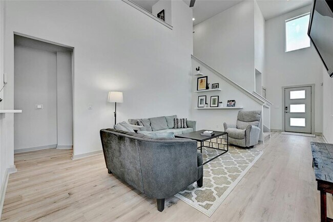 Foto del edificio - 8133 Linnie Ln