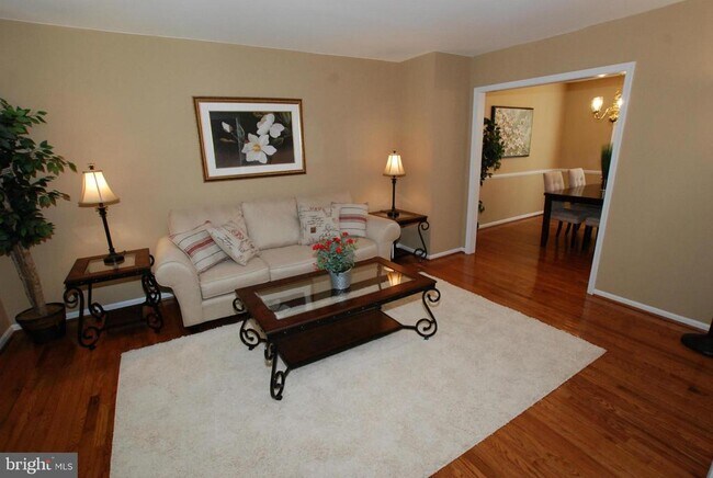 Foto del edificio - 6042 Haverhill Ct
