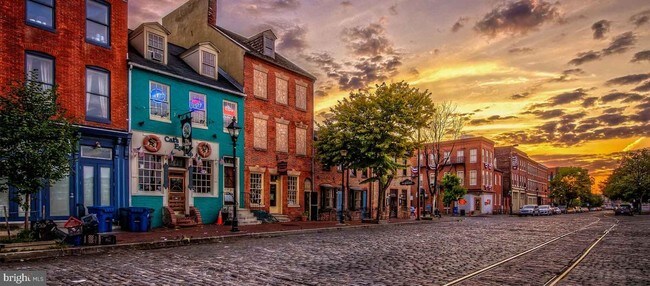 Building Photo - 423 S Washington St