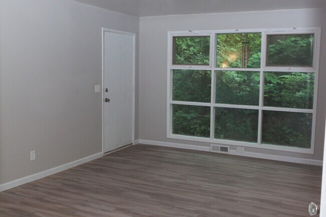 Foto del edificio - 415 S Revena Blvd