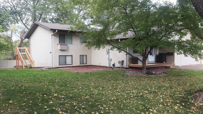 Vista de propiedades de diapositivas - 6380 7th St NE