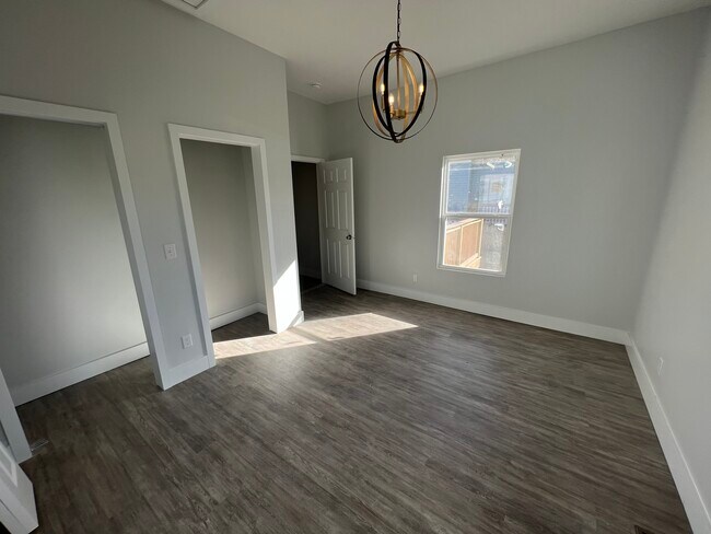 Photo - 12th St (2010 E ) House