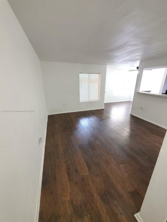 Foto del edificio - 2622 NW 33rd St