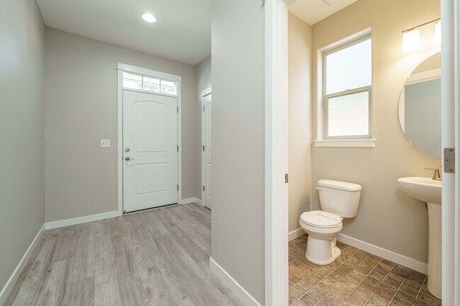 Foto del edificio - $500 Move In Special  3 Bedroom 2.5 Bath -...