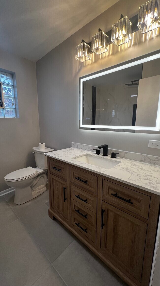 Foto del edificio - 552 Manistee Ave