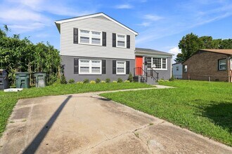 Building Photo - 703 S Fallon Ct