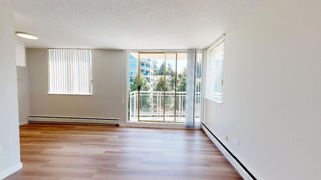 Photo du bâtiment - 1355 West 14th
