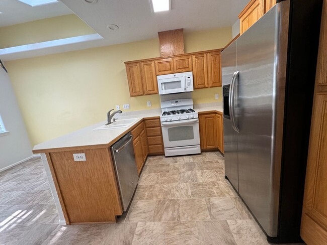 Foto del edificio - Beautiful 3 Bedroom In Eugene MOVE IN SPECIAL $300 off 1st month rent