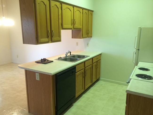 Building Photo - 201 Weeping Willow Ln