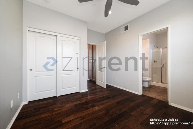 Foto del edificio - 3048 Beachwood Blf Wy