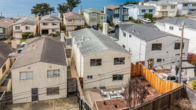 Foto del edificio - 157 Longview Dr