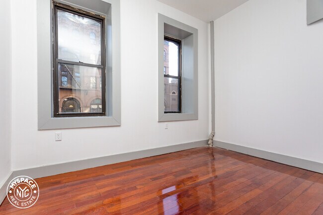 Building Photo - 161 Vernon Ave