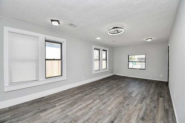 Foto del edificio - 1507 Laird St