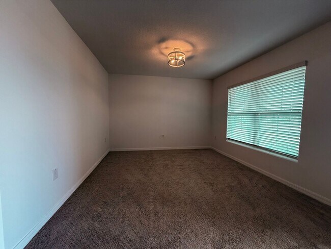 Building Photo - 16769 Parker River St
