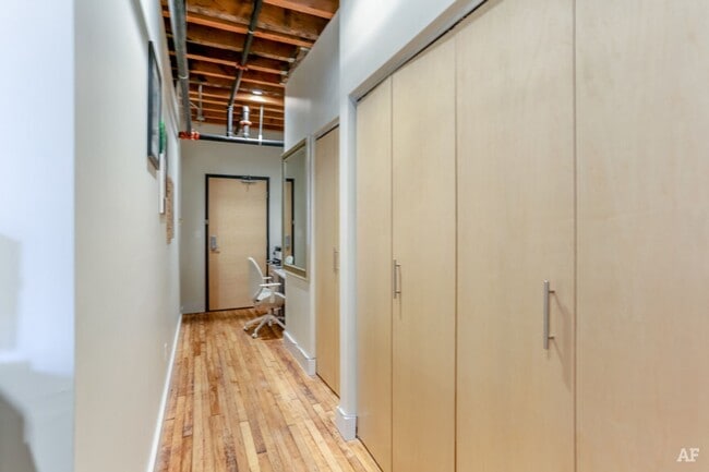 Interior Photo - Serif MKE